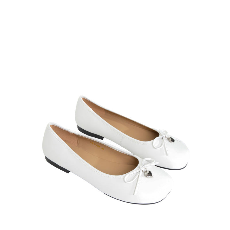 Atomic Heart & Pearl Charm Bow Flats - Beige