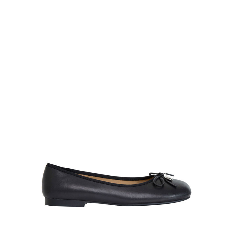 Atomic Heart & Pearl Charm Bow Flats - Black