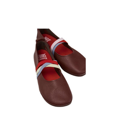 Right Nina Women's Flat Slip-on Shoes - Burgundy