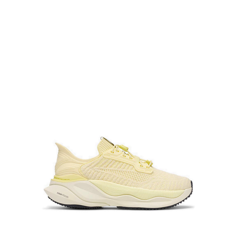 Women's Pace Rise - Pale Yellow