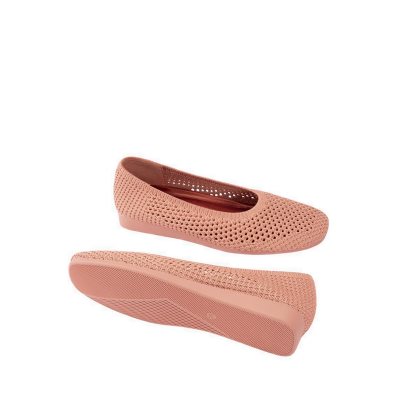 Honey EX Pointed Flats Women's Flats - Mocha