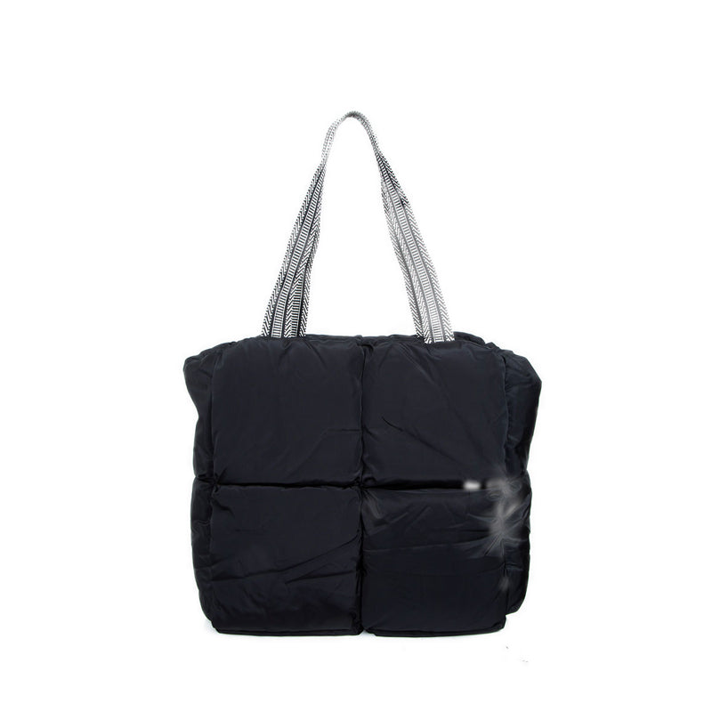 M131422 Tote Bags - Black